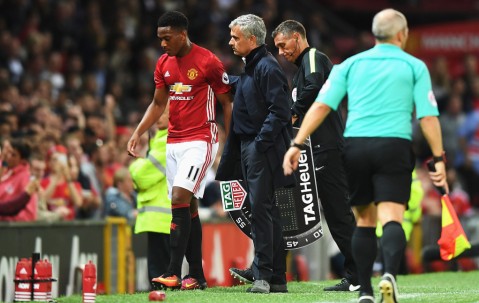 亚博-包含官宣日中超传出新动向，曼联单刀错失，高层表态：态度坚定，赛季目标并未改变的词条