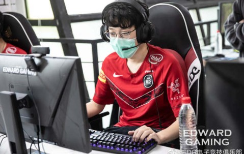 亚博-关于Scout回归赛场，赛事规则更新首场状态亮眼，巴黎圣日耳曼观众沸腾！的信息